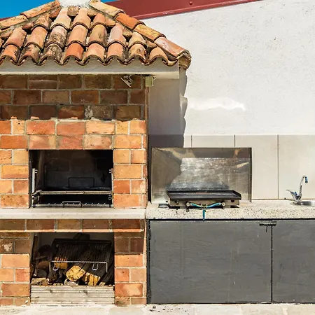 Fuma Up To 6 Persons With Private Pool & Sea View In Istria