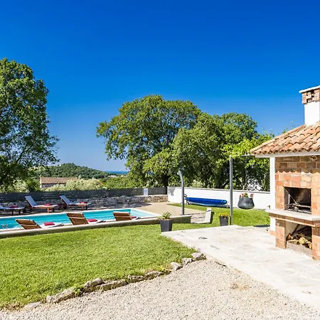Fuma Up To 6 Persons With Private Pool & Sea View In Istria Bale