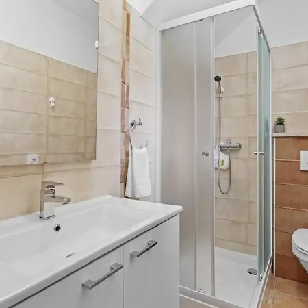 Fuma Up To 6 Persons With Private Pool & Sea View In Istria