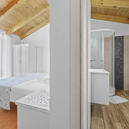Fuma Up To 6 Persons With Private Pool & Sea View In Istria بالي