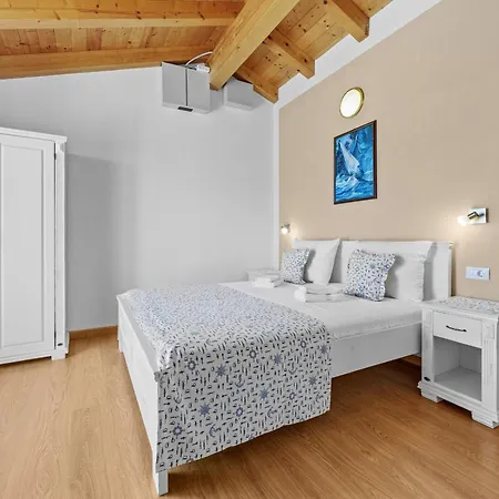 Fuma Up To 6 Persons With Private Pool & Sea View In Istria فيلة بالي