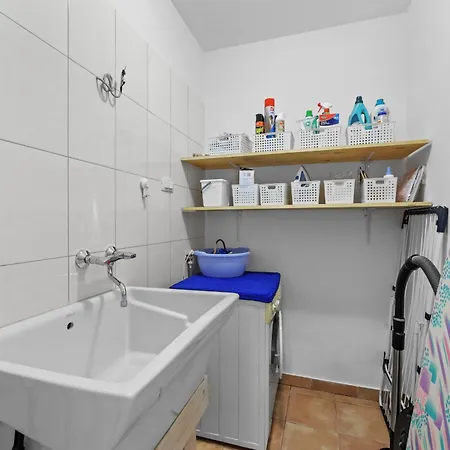 Fuma Up To 6 Persons With Private Pool & Sea View In Istria